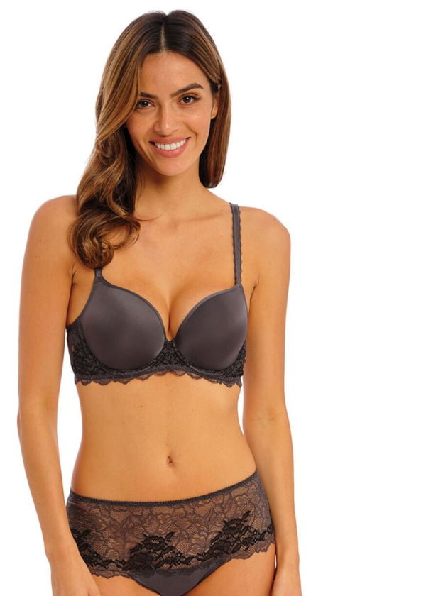 Wacoal Lace Perfection underwired padded bra WE135004
