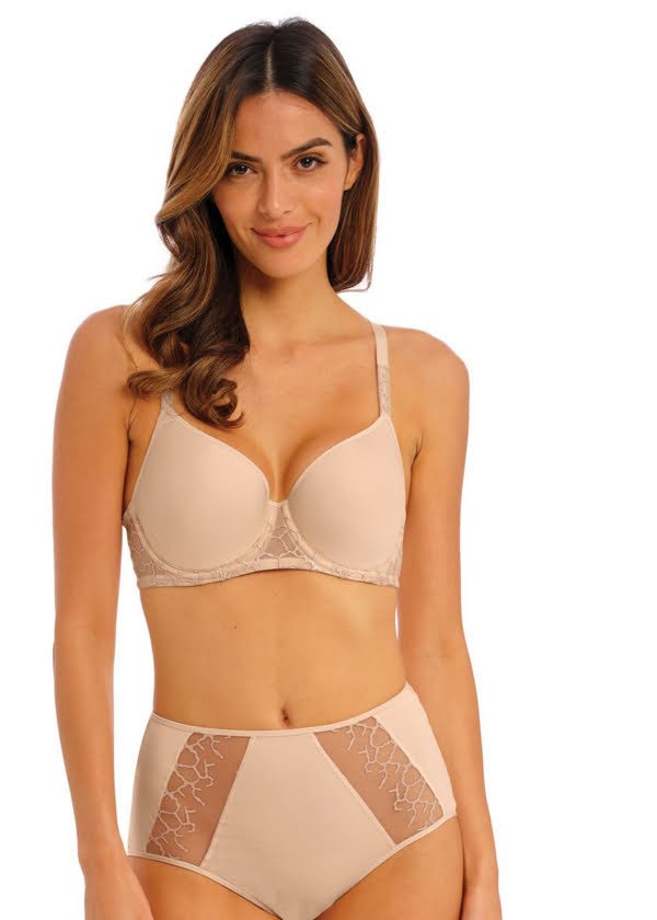 Wacoal Lisse underwired padded bra WE145004